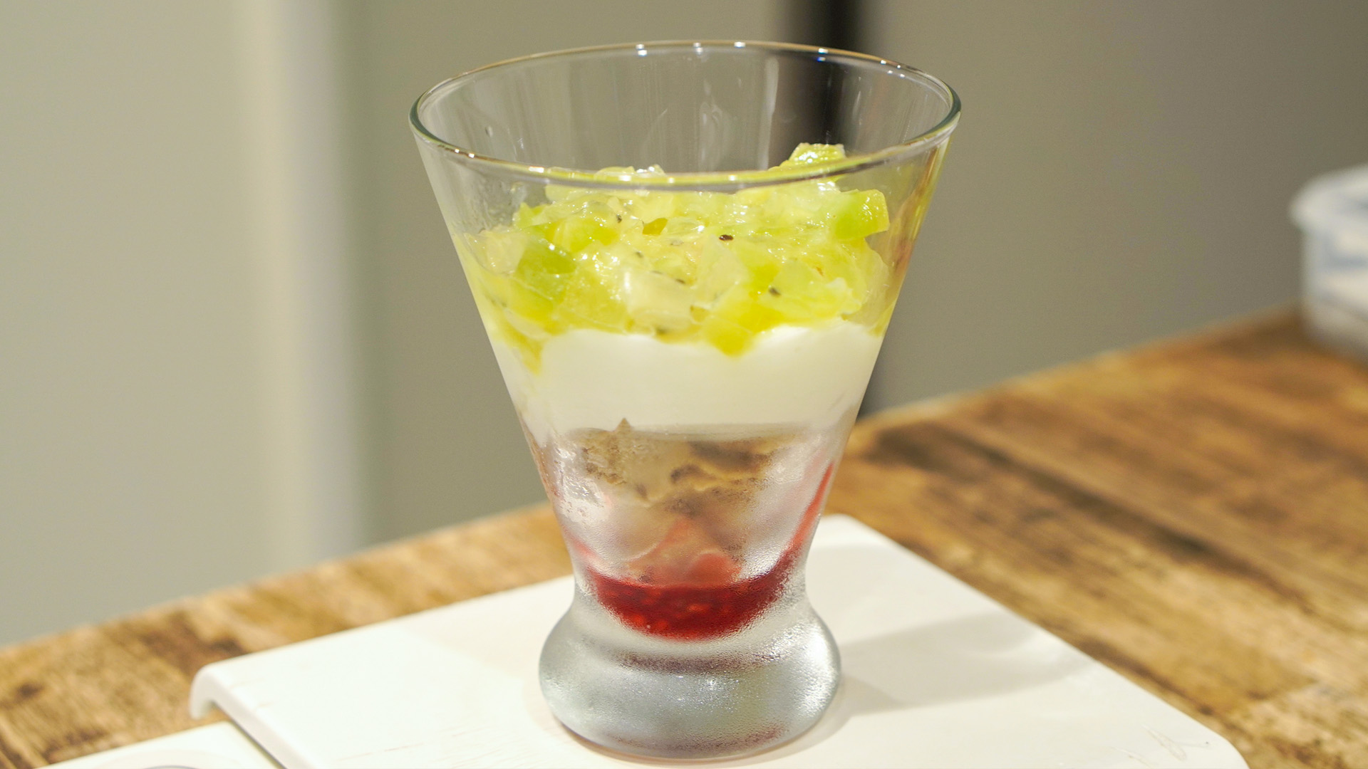 キウイパフェの組み立て