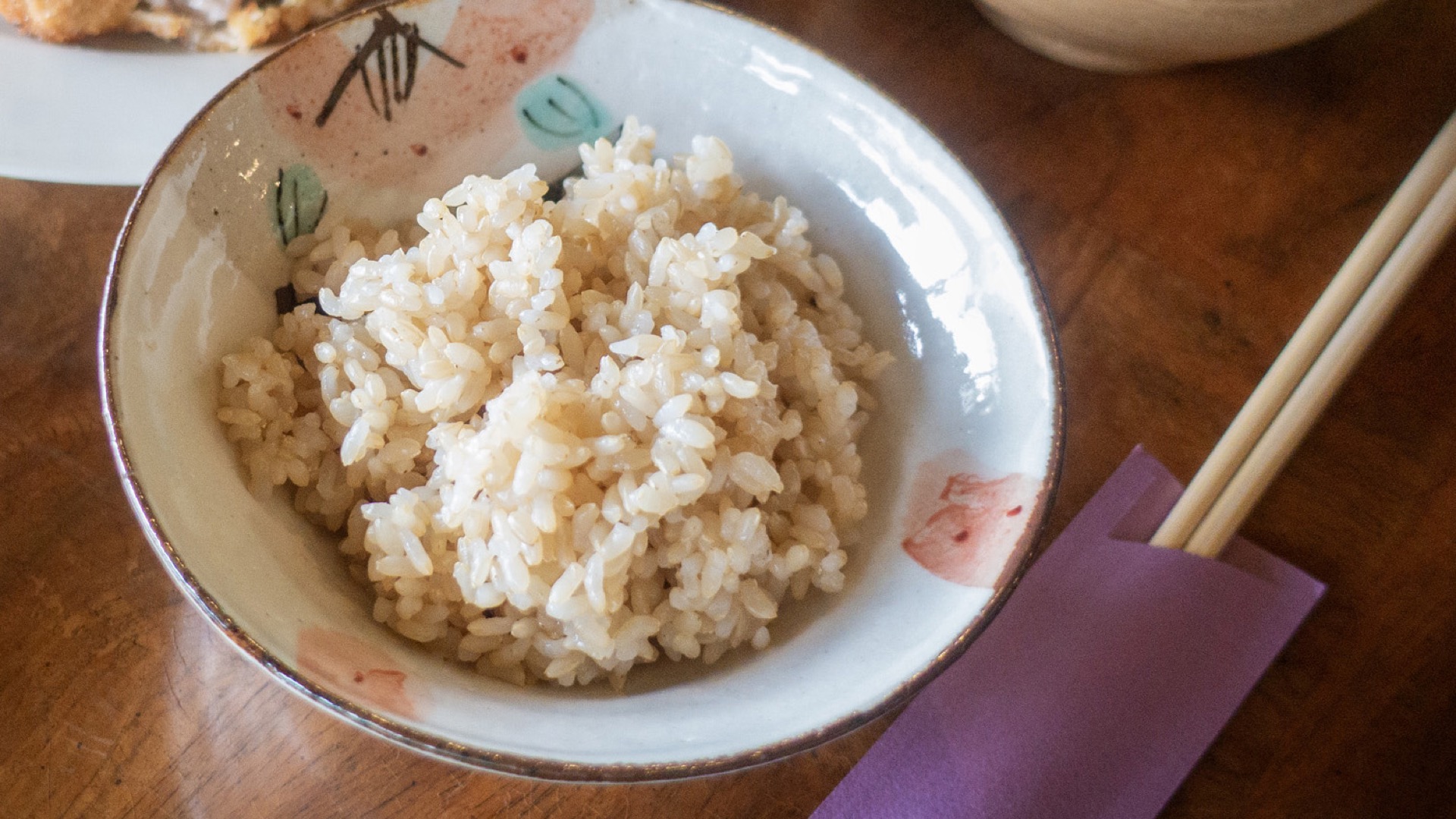 茶碗によそった玄米